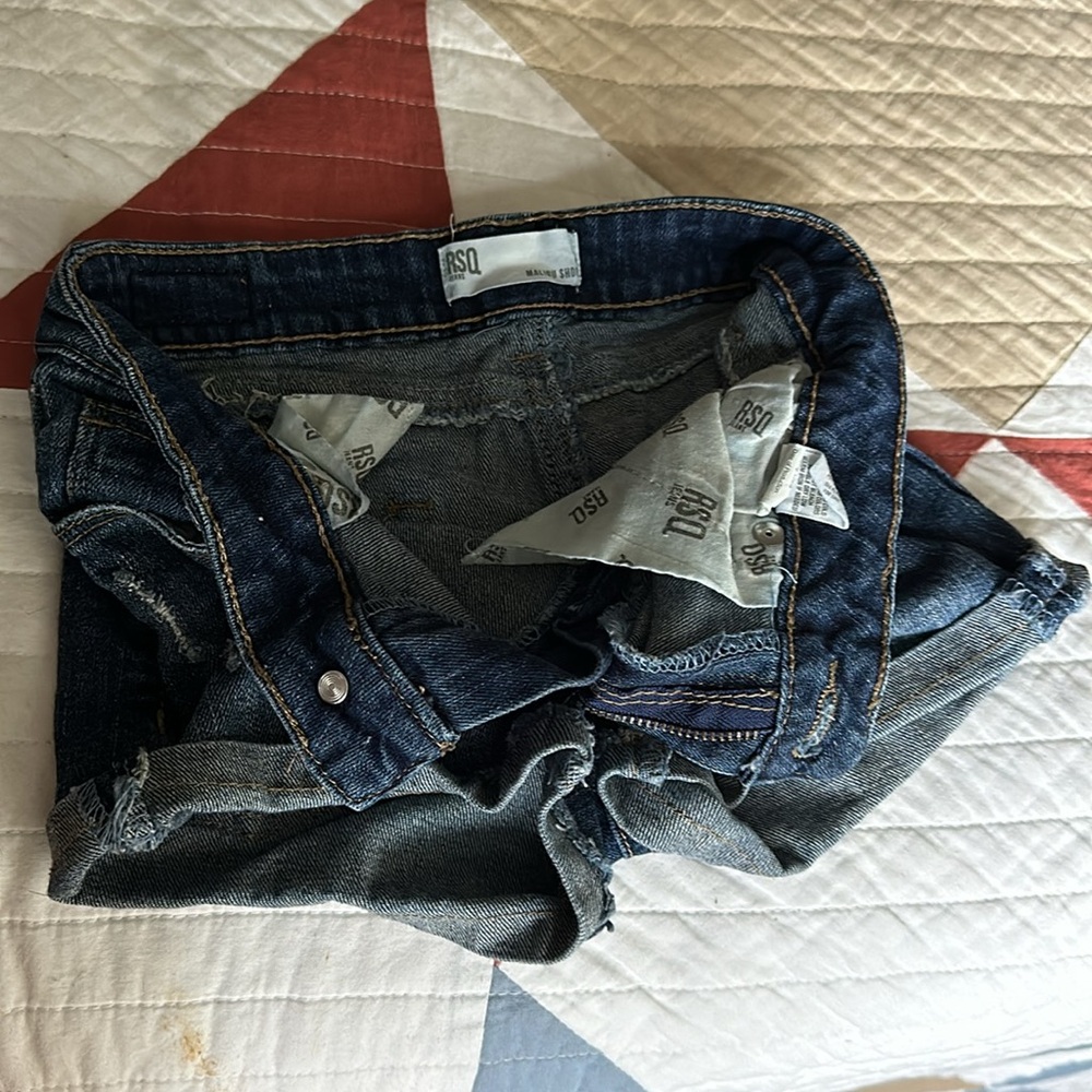 Shorts - Picture 3 of 3